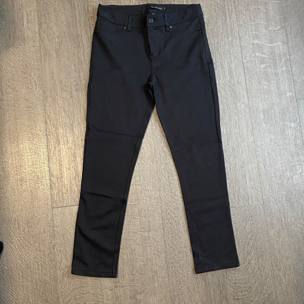 WOMANS CALVIN KLEIN SKINNY JEAN BLACK SIZE 6 BUTTERY SOFT!